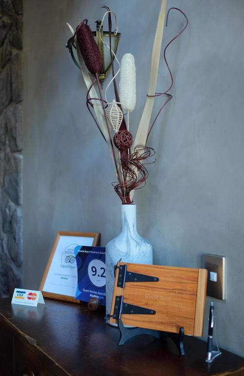 Tauhara Sunrise Lodge Taupo Bagian luar foto