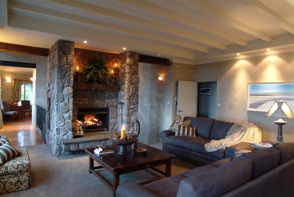 Tauhara Sunrise Lodge Taupo Bagian luar foto