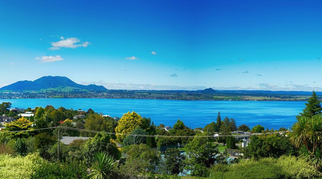Tauhara Sunrise Lodge Taupo Bagian luar foto