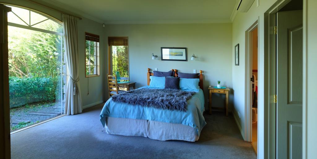 Tauhara Sunrise Lodge Taupo Bagian luar foto