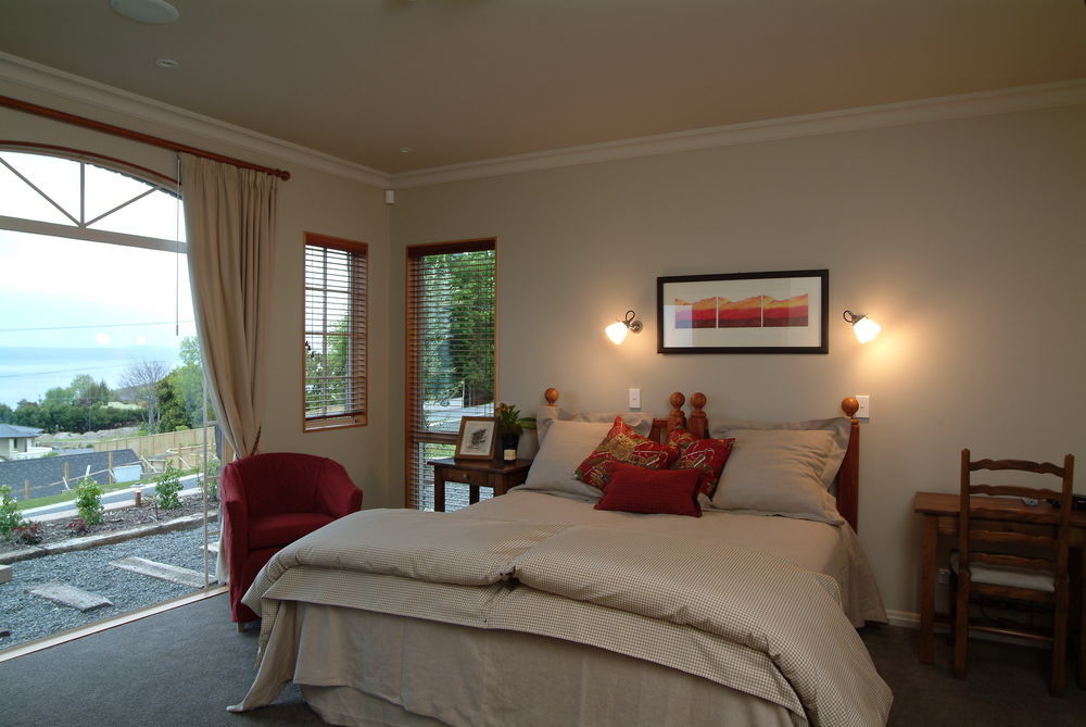 Tauhara Sunrise Lodge Taupo Bagian luar foto