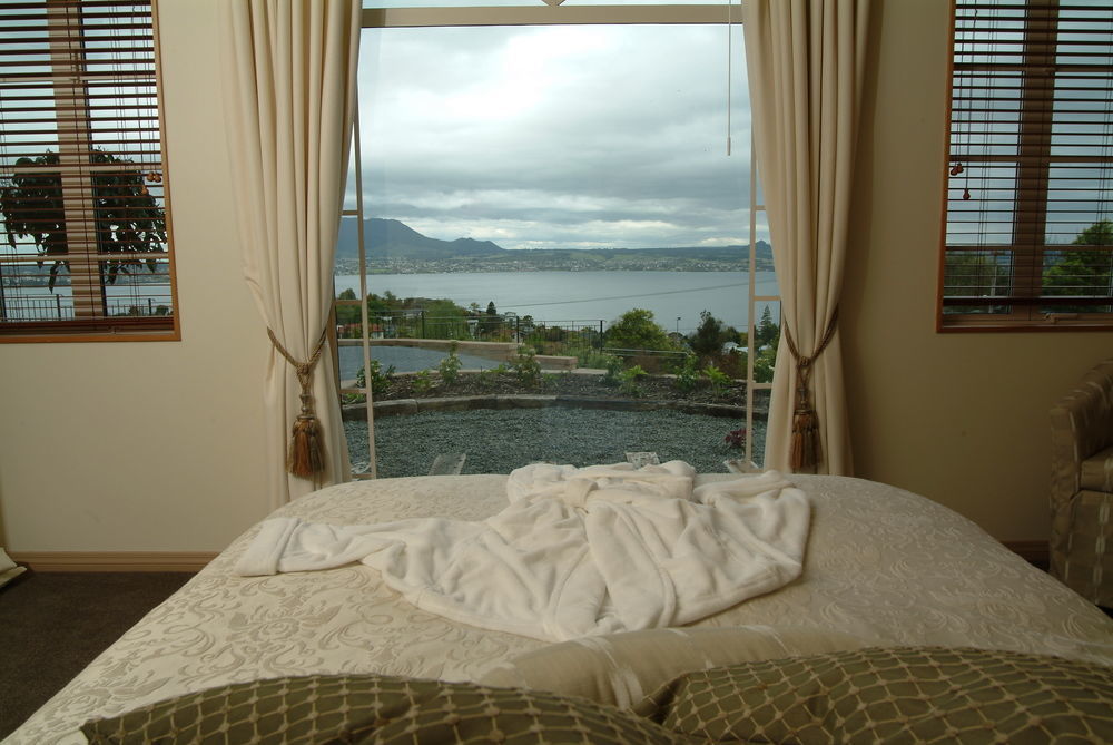 Tauhara Sunrise Lodge Taupo Bagian luar foto