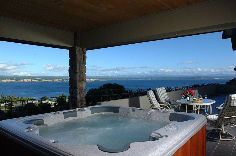 Tauhara Sunrise Lodge Taupo Bagian luar foto