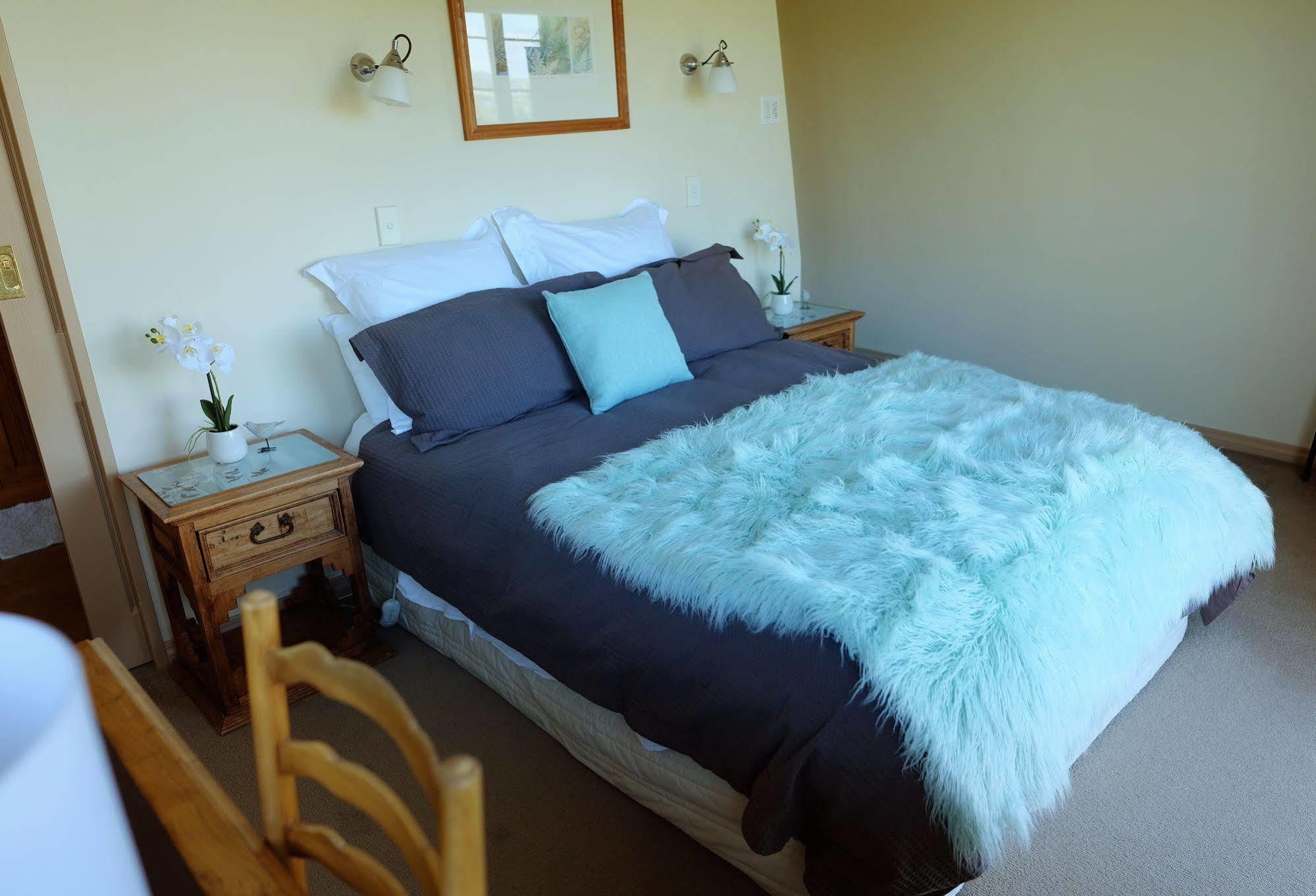 Tauhara Sunrise Lodge Taupo Bagian luar foto