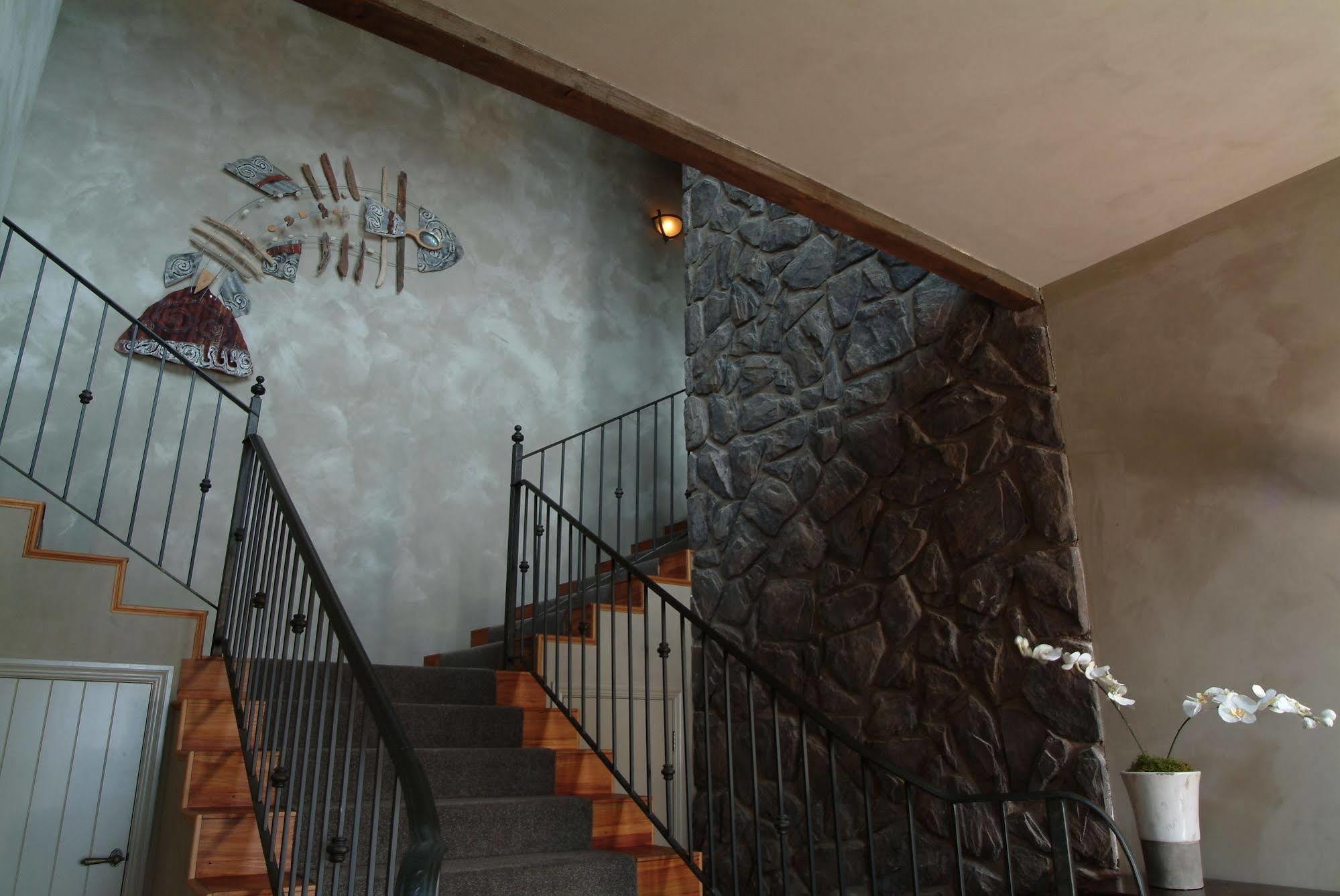 Tauhara Sunrise Lodge Taupo Bagian luar foto
