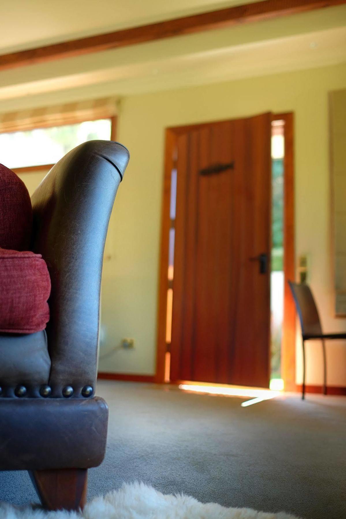 Tauhara Sunrise Lodge Taupo Bagian luar foto