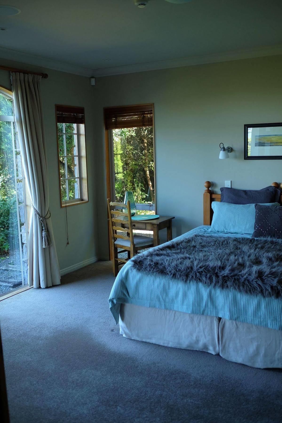 Tauhara Sunrise Lodge Taupo Bagian luar foto