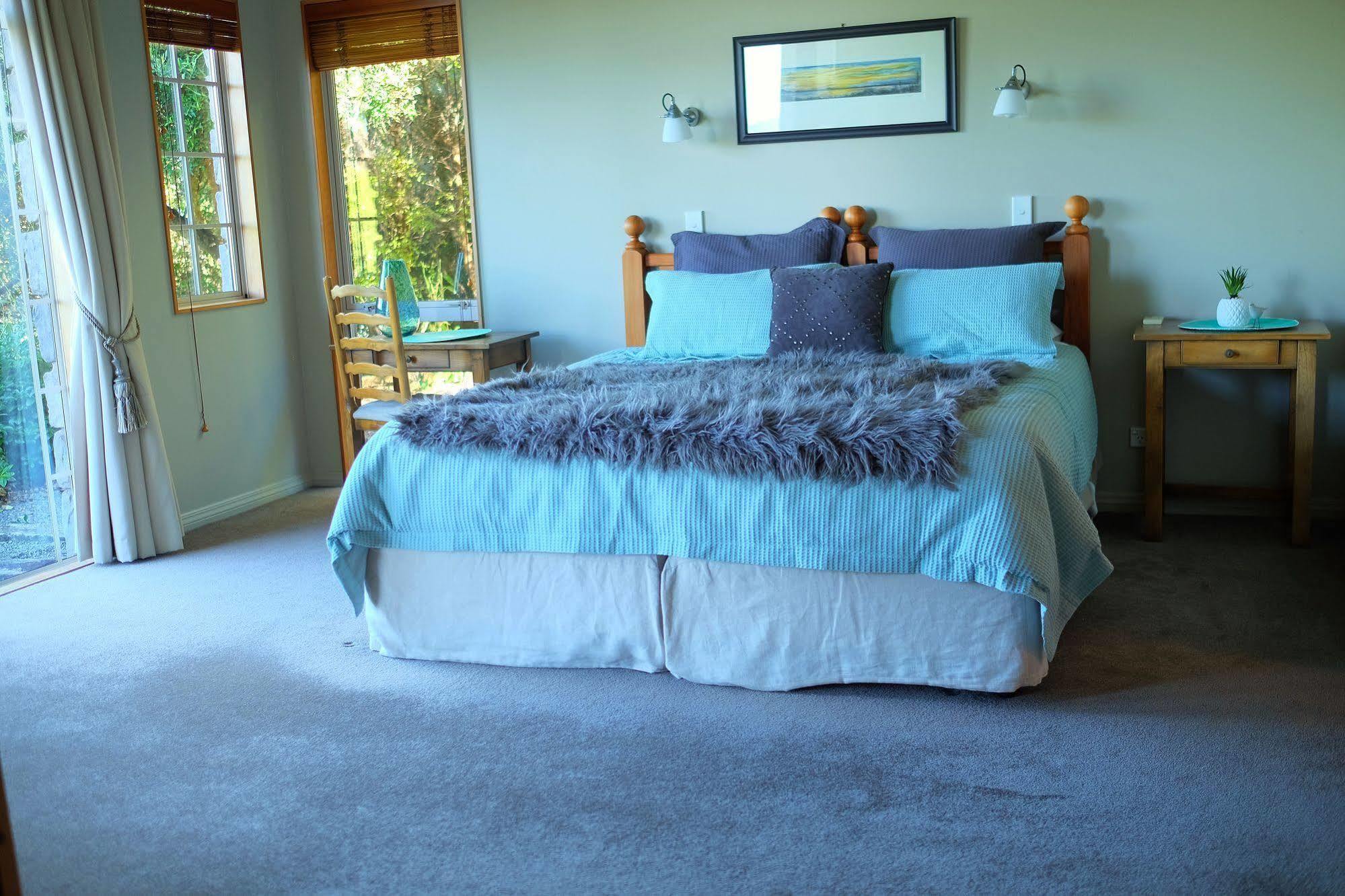 Tauhara Sunrise Lodge Taupo Bagian luar foto