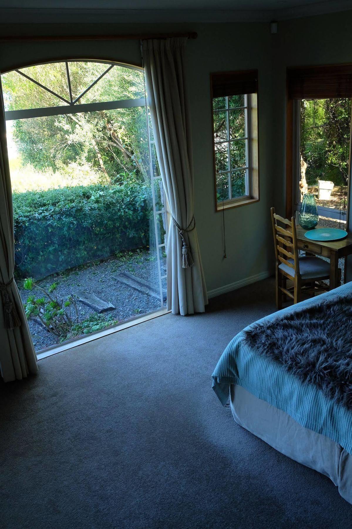 Tauhara Sunrise Lodge Taupo Bagian luar foto