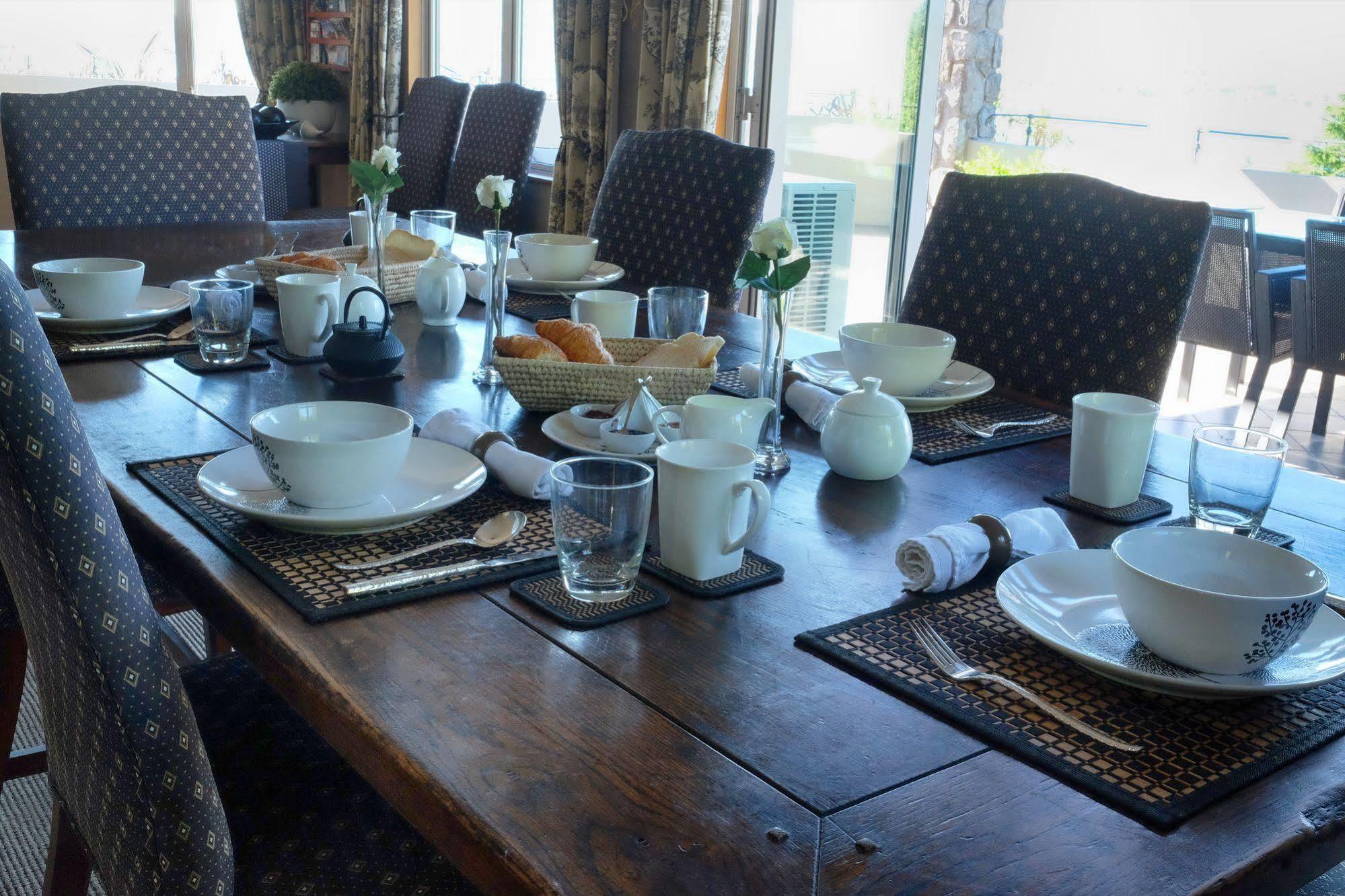 Tauhara Sunrise Lodge Taupo Bagian luar foto