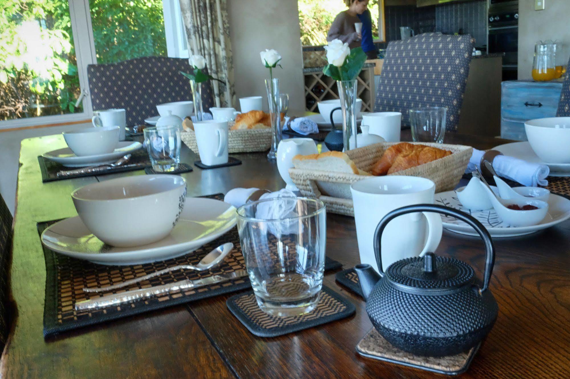 Tauhara Sunrise Lodge Taupo Bagian luar foto